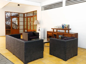 Achterhuis Guest House by OYO Rooms