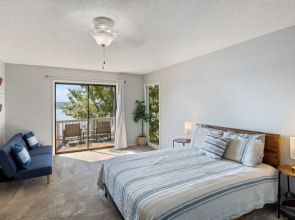Amazing Views Close to the Strip - Private Dock!