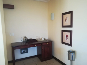 The Moon and Sixpence Garden Guest House