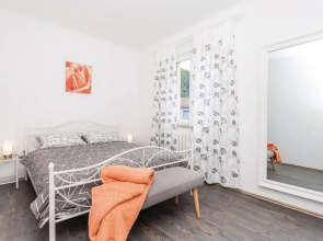 Amazing Home in Jurdani With Wifi and 3 Bedrooms