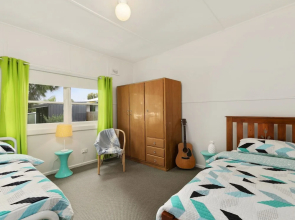 Vintage Sunrise - Pet Friendly (Outside Only)