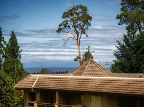 Sunrise Ridge Waterfront Resort