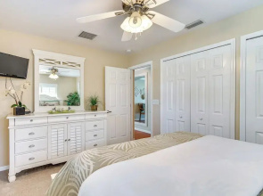 Fort Myers Bungalow - 12 Miles to the Beach!