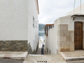 Quaint Farmhouse in Port de la Selva With Fireplace