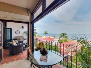 Resort Condo w/ Pool Access & Pacific Ocean Views!