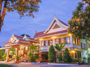 E-Outfitting Vang Thong Hotel