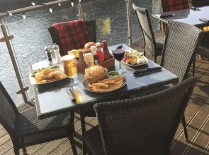 Riverside Hotel
