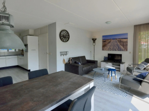 Detached holiday home with dishwasher at the Schildmeer