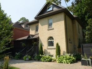 Arbour Garden Bed & Breakfast