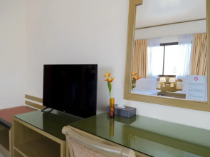 Pinnacle Lumpinee Park Hotel