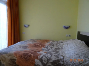 House Rezvaya with rooms for rent