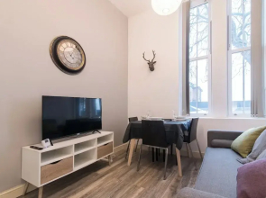 Tranquil Derby 2 Bedroom Apartment Retreat