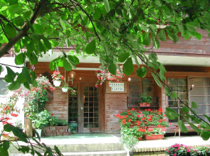 Inn of Amigos Yasuda Pension