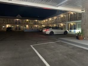 Choice Inn by the Falls