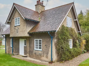 Host Stay Gardeners Cottage