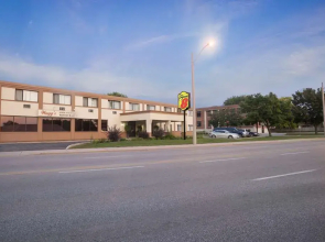 Super 8 Sarnia