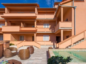 Beautiful Apartment in Kampor With Wifi, 3 Bedrooms and Swimming Pool