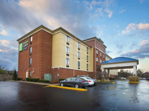 Holiday Inn Express & Suites Gahanna/Columbus Airport by IHG