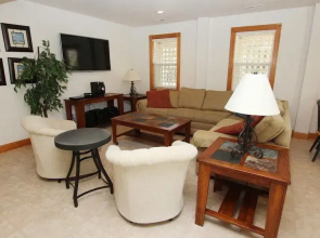 Vintage Pine - 8 Br Home