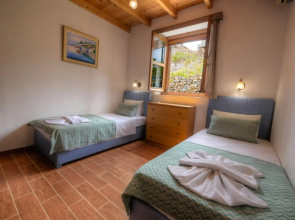 Stone Villa I in Petres