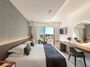 Pavlo Napa Beach Hotel