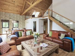 Shunner Howe Lodge