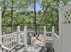 Lakeview Escape w/ Direct White River Access!