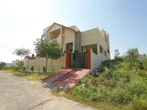 OYO 9723 Home Farm Stay Connaught Palace