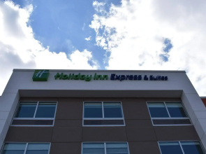 Holiday Inn Express & Suites Parkersburg East by IHG