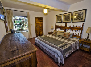 Hotel Los Arcos