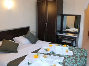 Paradise Apple Hotel