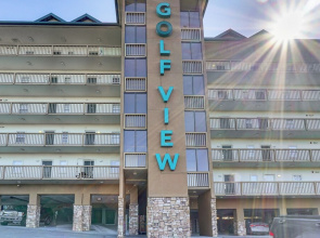 2 Mi to Dollywood! Golfview Resort Condo w/ Pools