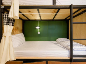 The Neighbors Hostel - Adults Only