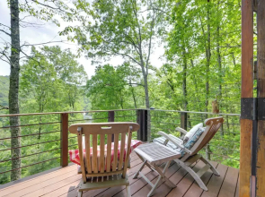Waterfall Views - 'blue Ghost' Cabin in Cullowhee!