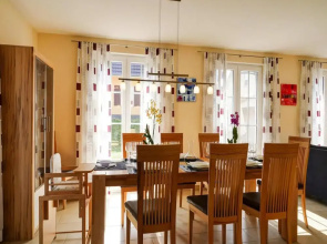 Holiday House Nightingale, Glowe