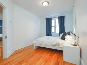 Downtown 1BR Suite
