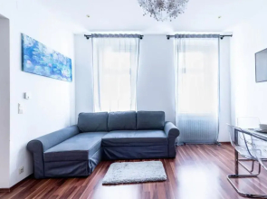 New: Beautiful Central Apartment Next To U-Station