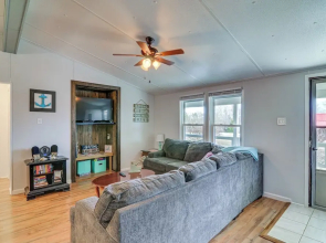 Monticello Home w/ Deck & Fire Pit < 1 Mi to Water