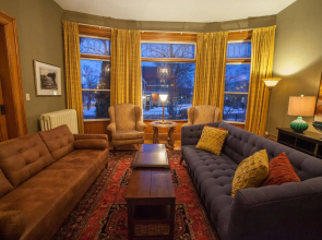 The Hillhurst Inn