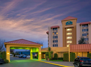 La Quinta Inn & Suites by Wyndham Tacoma - Seattle