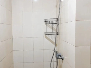 Cozy Living And Homey Studio Vida View Makassar Apartment