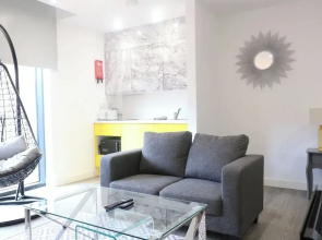 Sheffield City Apartment Retreat