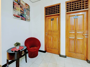 OYO 90497 Navaya Guest House