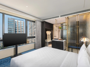 HUALUXE Shanghai Changfeng Park by IHG