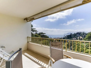 Leader Boulevard Flat with Terrace by GuestReady