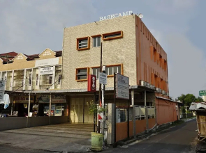 OYO 1158 Basecamp Hostel