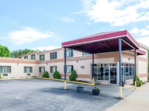 Super 8 Watertown/Cambridge/Boston Area