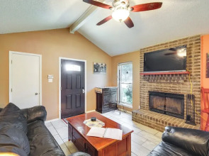 Walk to At&t Stadium: Game Day Home Base w/ Patio!