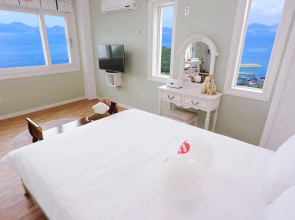 Namhae Montmartre Pension