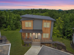 Gorgeous Brand-new Home w Pool Game Room Hot Tub